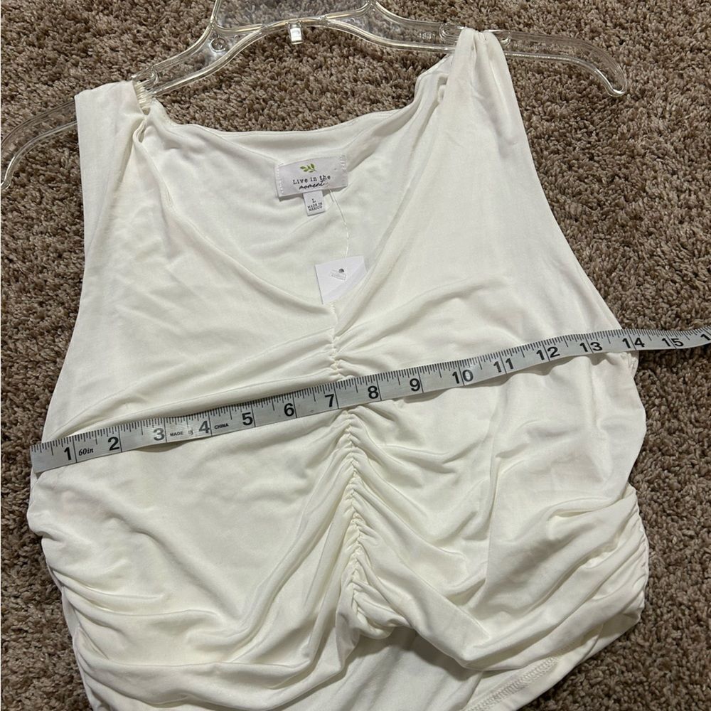 Live in the Moment Women's Ivory Ruched Sleeveless V-Neck Tank Top L - Picture 5 of 7